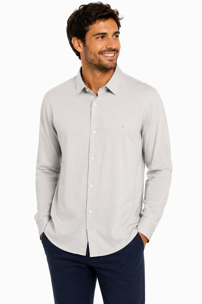 Camiseta Manga longa Aramis

A Camisa Icon Aramis Slim une a sofisticação do corte slim com o conforto do tecido em algodão com elastano, garantindo caimento perfeito e liberdade de movimento. Ideal para quem busca uma camisa versátil e elegante